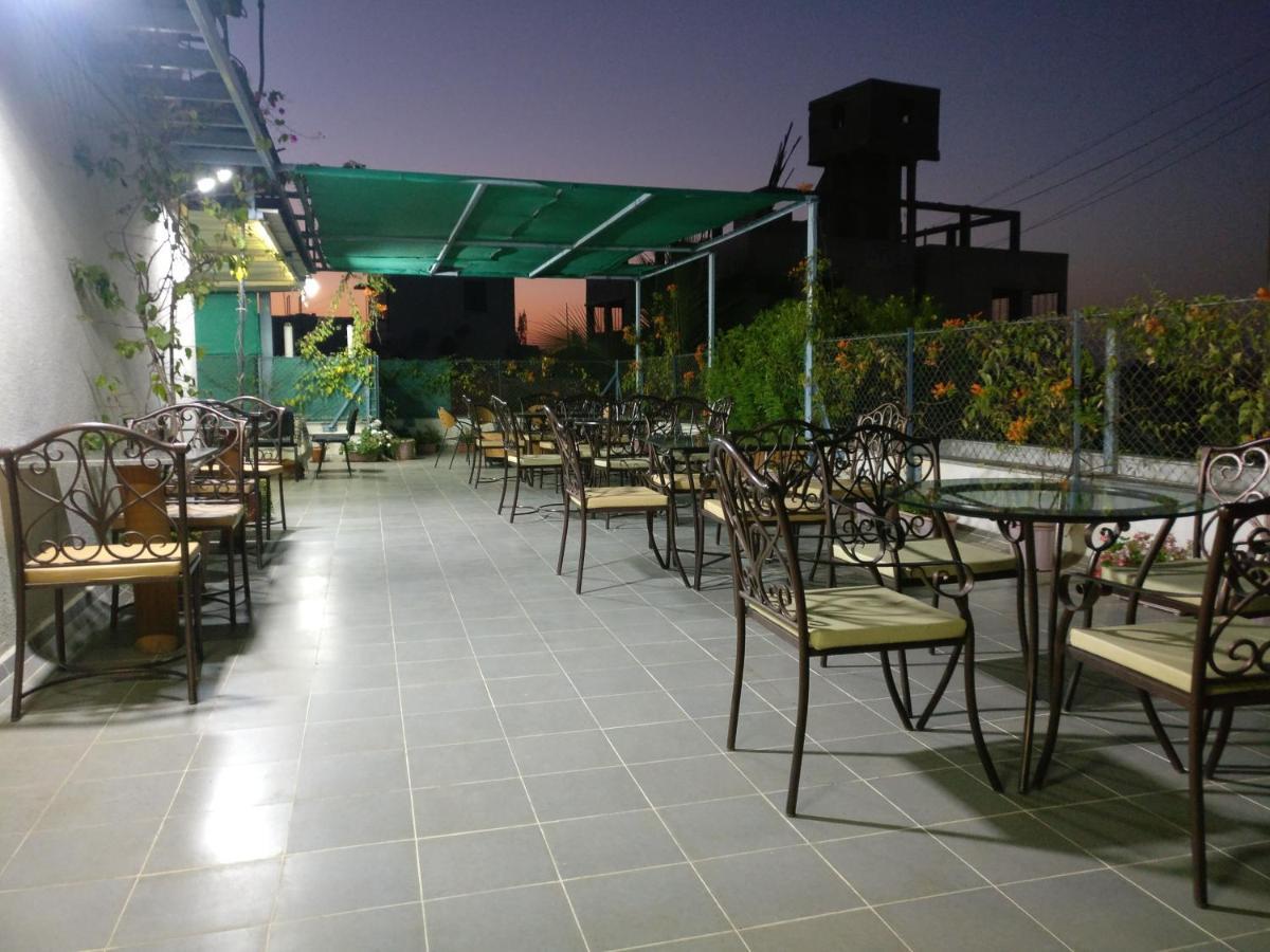 Aashiyana Inn Nashik Bagian luar foto